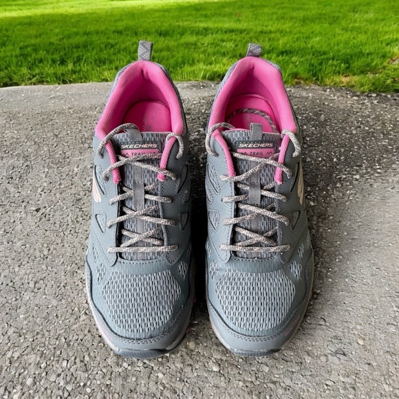 Skechers Women's Trail Running Shoes Gray Pink Size 10 Athletic Sneaker - Picture 2 of 7